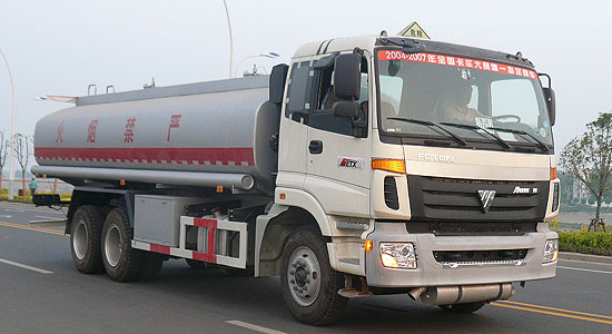 欧曼后双桥油罐车